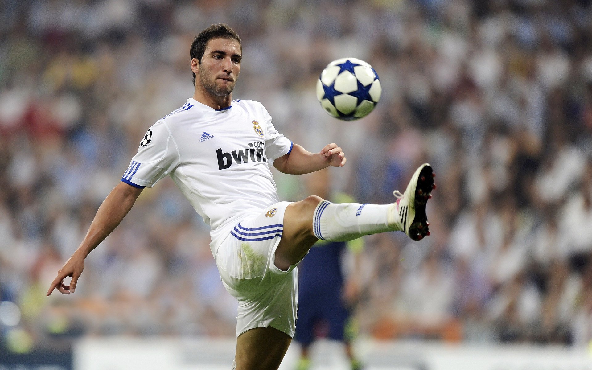 利物浦旋风般的表现令人期待未来更多荣誉，利物浦right to play